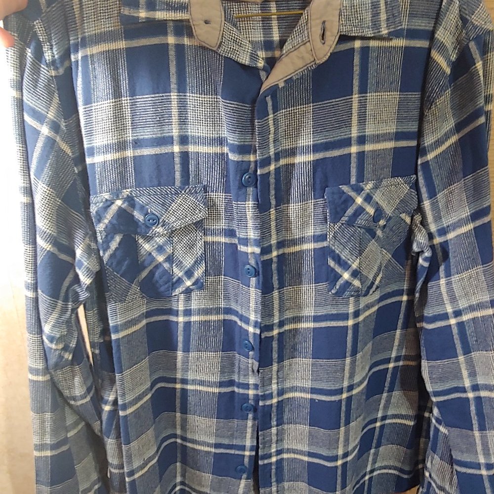 Mossimo Button Up Shirt
